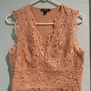 Women’s M size express lace crop top